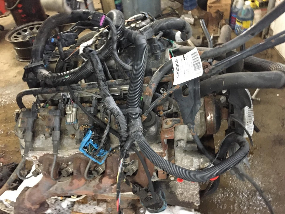 09 CHEVY EXPRESS 2500 Engine/Motor Broken manifold Bolt 4.8L Foto 3 de 4