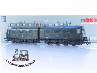 CÑ873 H0 AC DIGITAL MÄRKLIN Doppeldiesellok V 188 grün 2 Motoren OVP