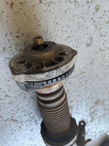 BMW 5 Touring F11 Stoßdämpfer vorne rechts 6784089 814904006455 2.00 31159527