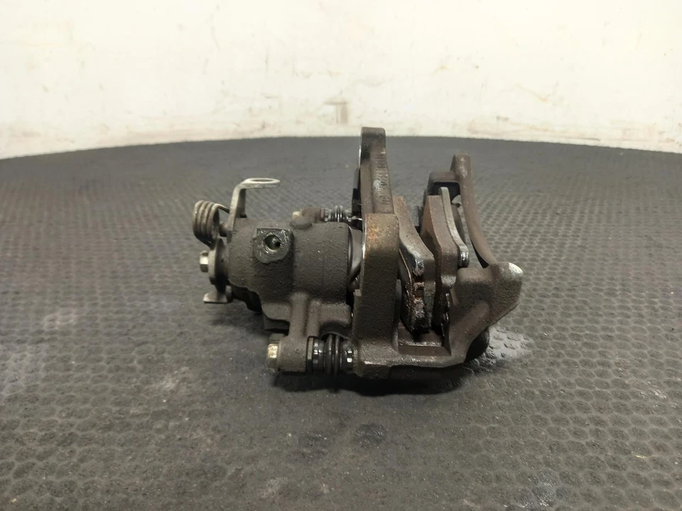 Pinza de freno trasera derecha VOLKSWAGEN TRANSPORTER 2015-2025 2,0 L DNAB RDE2 O/S Foto 2 de 4