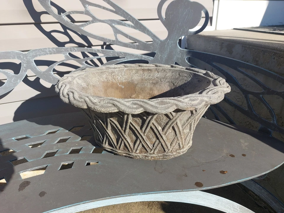 Antigua maceta de jardín inglesa de piedra fundida cesta ovalada Jardiniere 20" Verdigris Foto 3 de 4