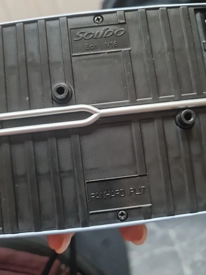 Modellino auto scala 1:18 PANHARD PL17 diecast modellismo da collezione solido - Immagine 4 di 4