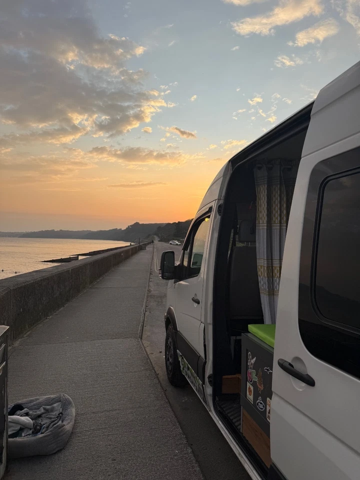 Volkswagen Crafter CR35 109 MWB 2008 CamperVan Conversion - Image 4 of 4