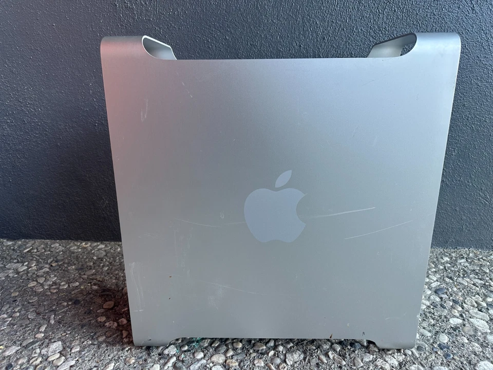 ꙮ Apple Mac Pro A1286 2.4GHz 8-Core / 6GB RAM / 1TB HDD / Radeon HD 5770 - Image 3 of 4