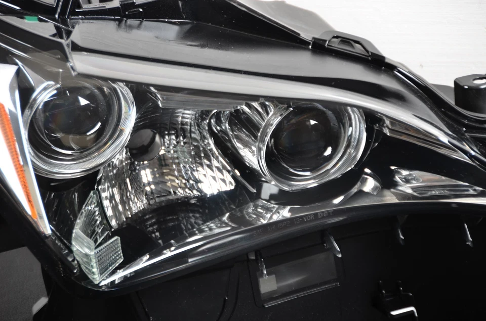 Faro proyector LED lado derecho del pasajero fabricante de equipos originales Lexus RC200t RC350 2015-2019 Foto 3 de 4