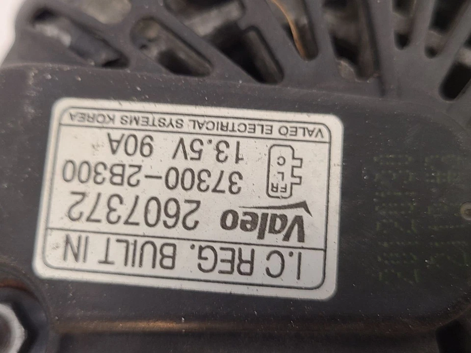 12-17 HYUNDAI VELOSTER Alternator Naturally Aspirated 373002B300 - Image 3 of 4