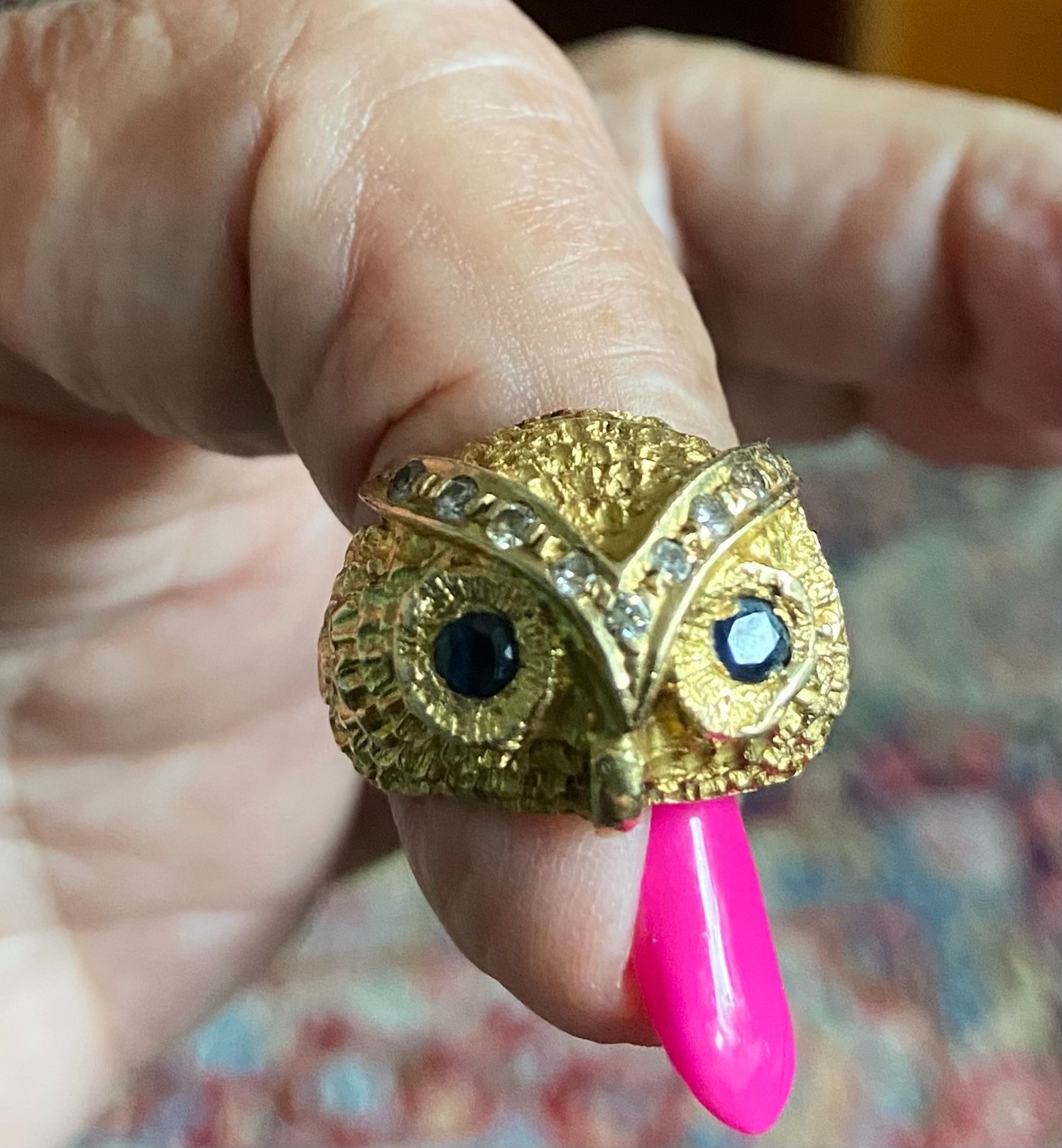 18K solid gold ring, sapphire eyes, diamond eye brows, Lalaounis style, 16.11 g