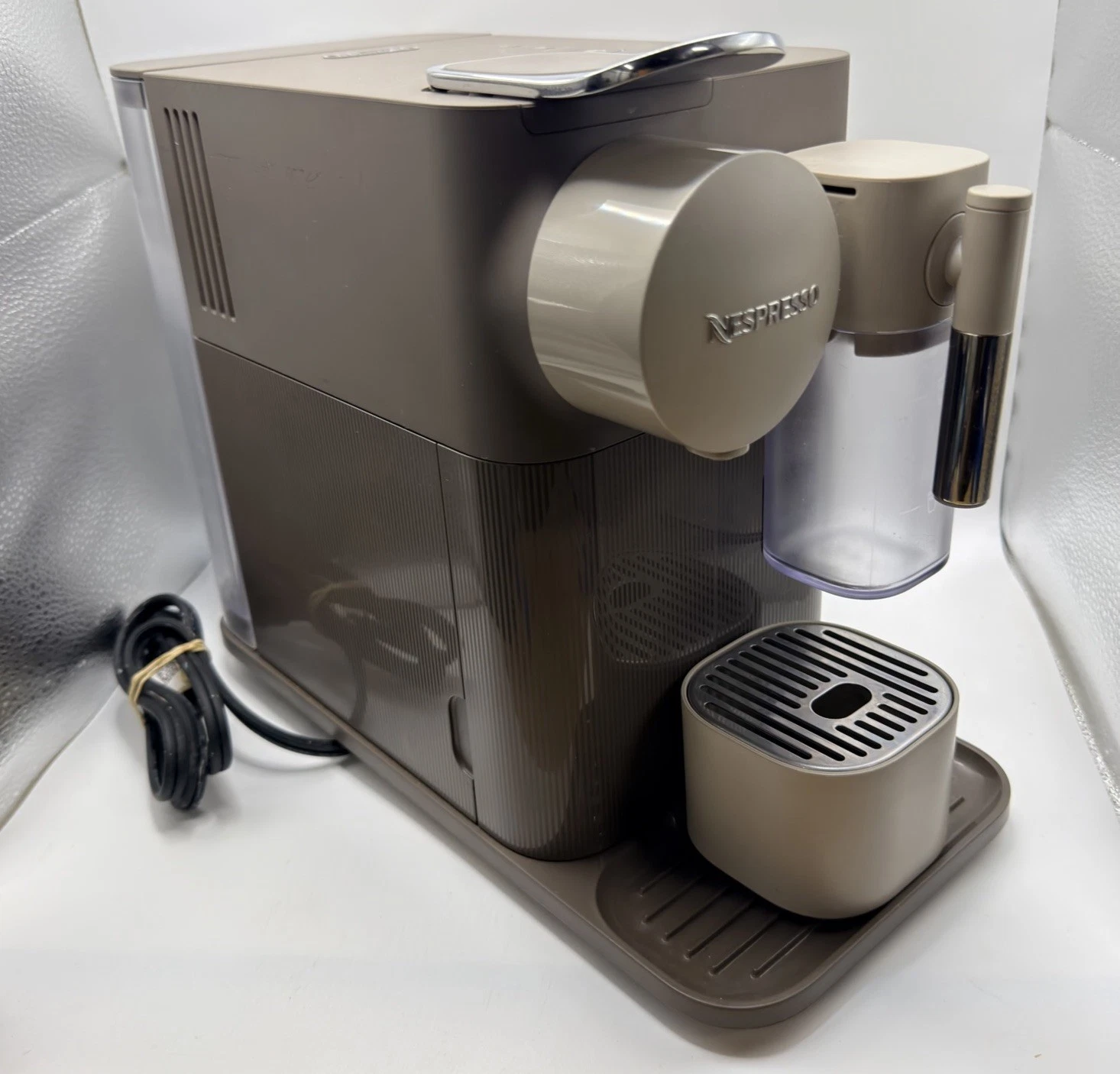 Nespresso - Lattissima One Espresso Machine with Milk Frother DeLonghi - Black