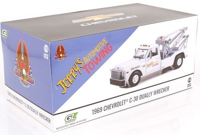 Greenlight Fall Guy 1969 Chevrolet C-30 Dually Wrecker Jerry Towing 13683