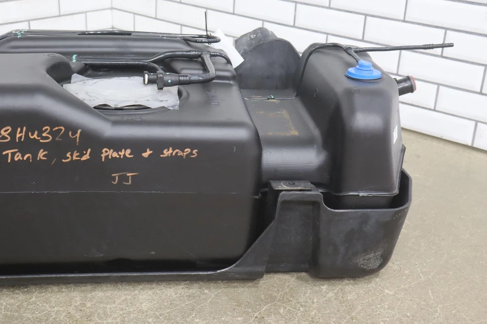 2004-2008 Hummer H2 32 Gallon Gasoline Fuel Tank W/Skid Plate *No Fuel Pump* — 第 4/4 张图片