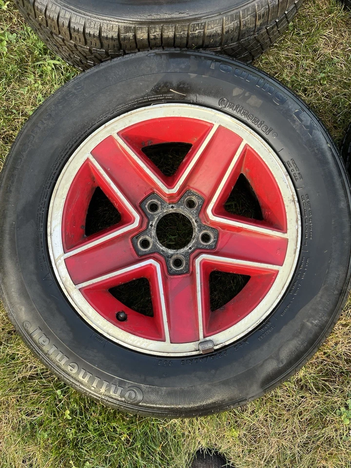 Juego de 4 ruedas rojas Camaro Z28 82-92 15x7 Foto 2 de 4
