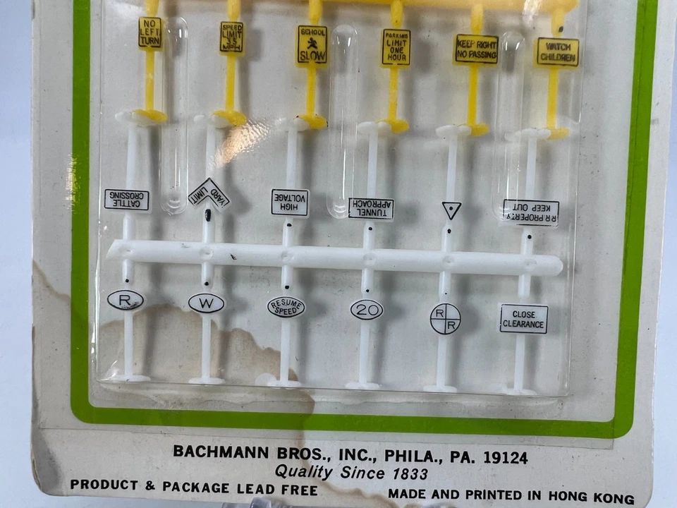 Bachmann #7013 N Scale Railroad and Street Signs Model Train Layout Accessory - Image 3 of 4