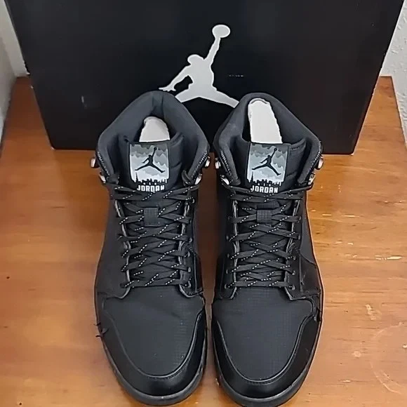 Air Jordan 1 Retro Trek Mid Triple Negro Hombre Zapatillas Botas 616344-010 Talla 13 Foto 3 de 4