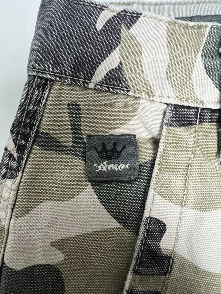 Vintage Y2K JNCO Camouflage Camo Cargo Shorts Military patches Men’s 31 X 31 - Image 4 of 4