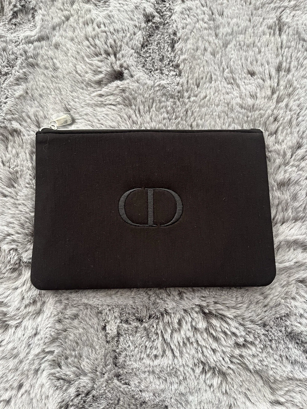 Pochette de maquillage Dior logo CD velours slim pochette noir 8,5
