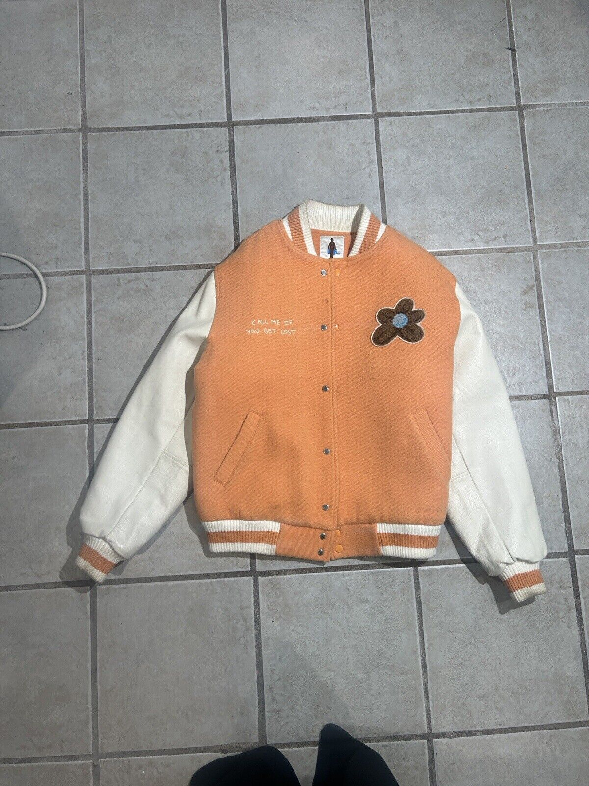 Picture 1 of 6
