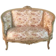 Q` French sofa / canapé in antique Louis Quinze style of the 20th century