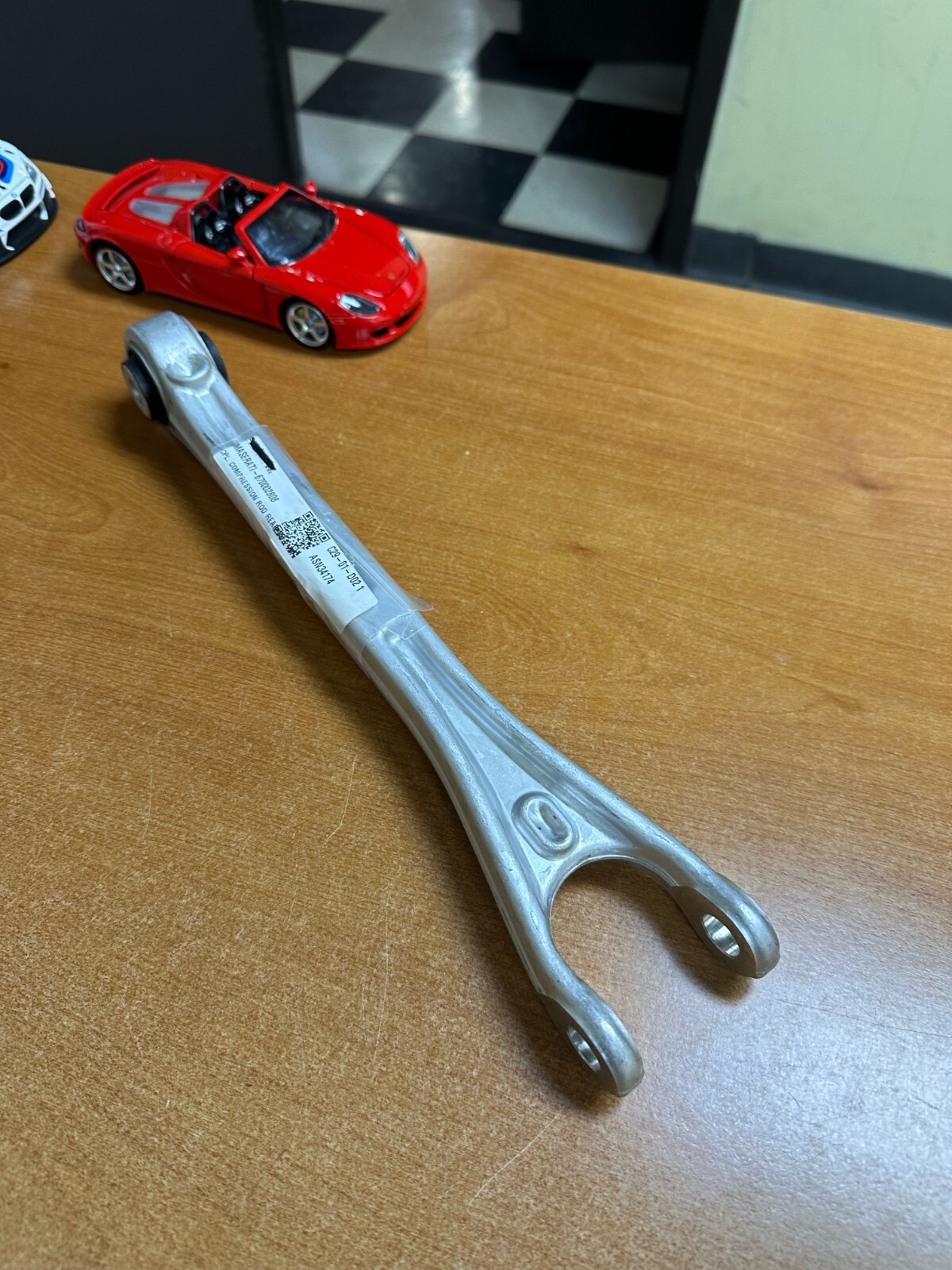 Genuine Maserati Ghibli Levante Rear Left/Right Lower Control Arm 670002808