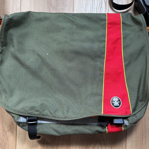 Crumpler Messenger/Shoulder Bag Khaki/Green/Red - Picture 3 of 14