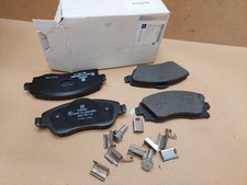 Vauxhall Tigra Twin Top  Front Brake Pad Kit 93176114 Meriva B  Genuine NEW