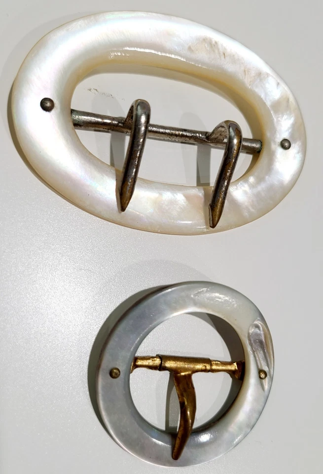 Lote Vintage Cinturón Faja Hebilla Tallada Madreperla y Latón Foto 3 de 4