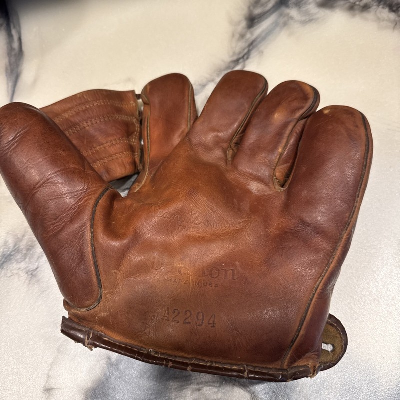 Wilson A2294 1952 Peanuts Lowrey Baseball Glove RHT