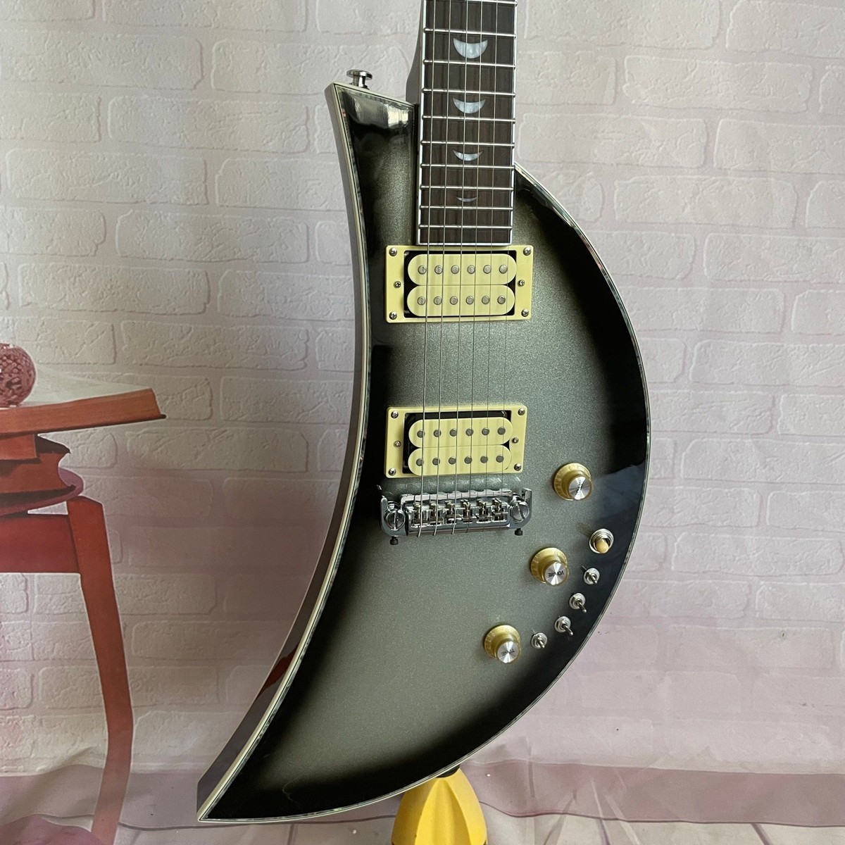 Kawai MS-1000 Moonsault Silver Burst Electric Guitar Open Pickups
