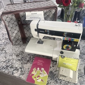 Brother SE300 Sewing Machine w Pedal Manual :: Extremely Good Condition!