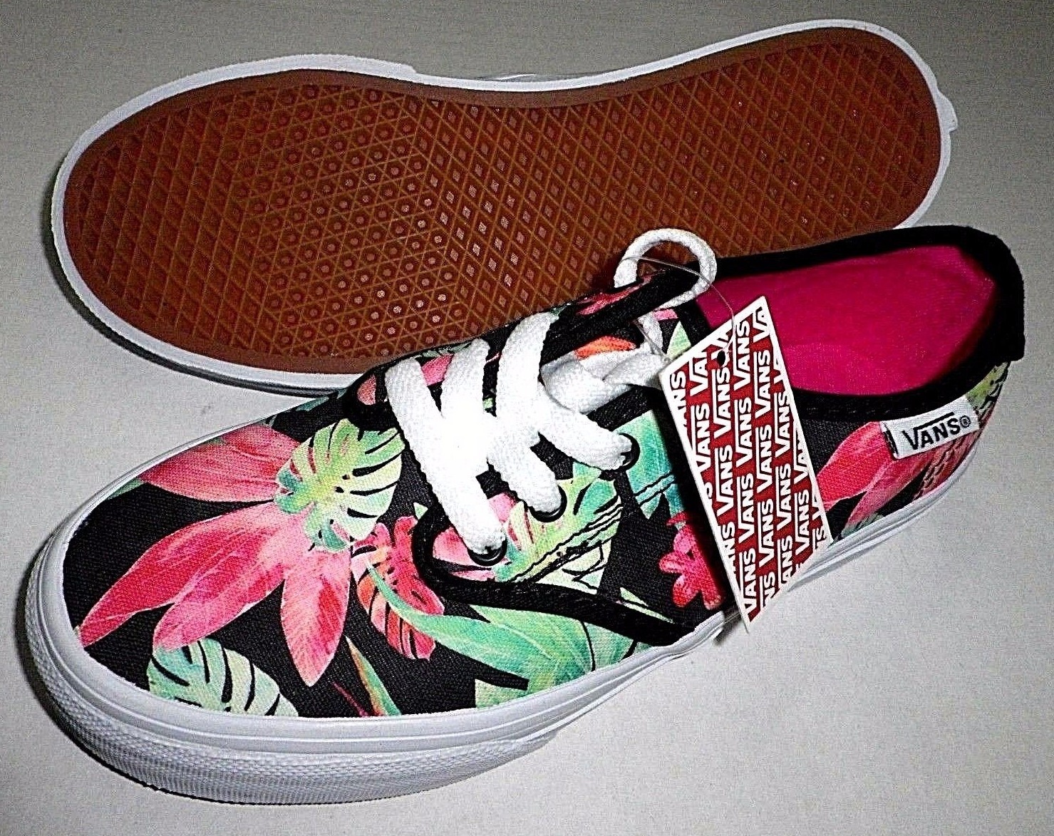 girls black and pink vans