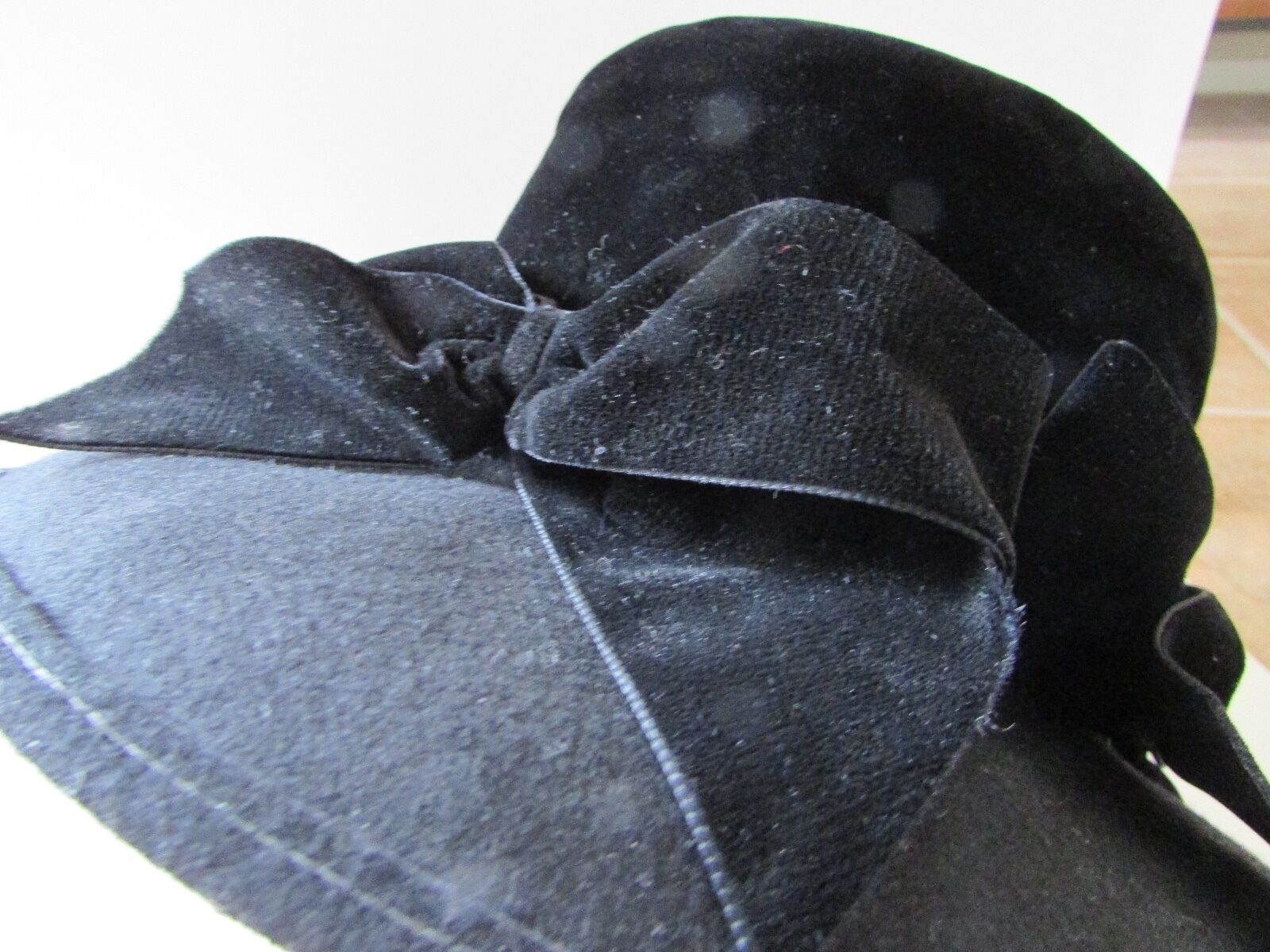 ERIC JAVITS Black Velvet & Wool Bow Band Hat 7 1/2 - image 3