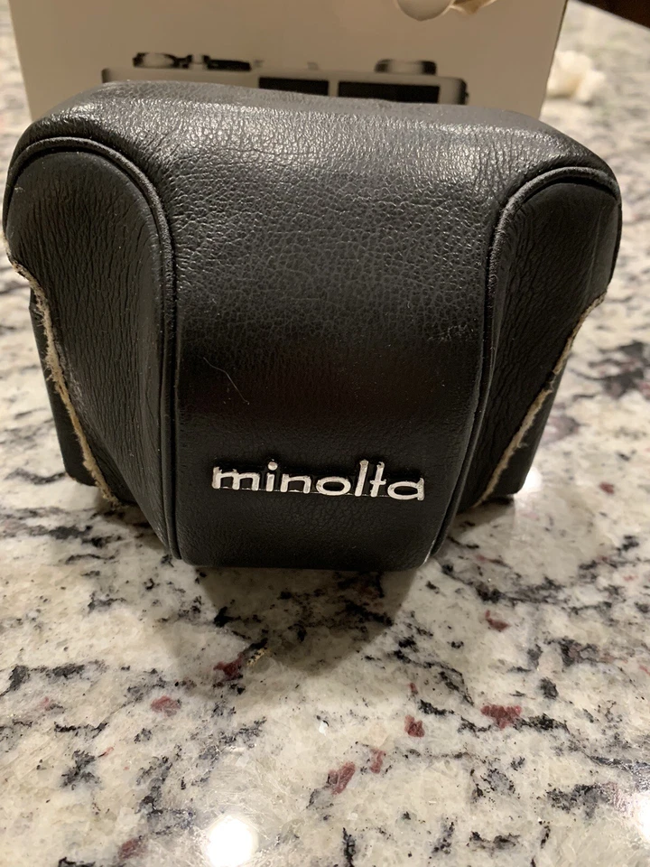 Minolta Hi-Matic F 35mm Film Camera JAPAN - includes Original Box, Case Box - Image 4 of 4