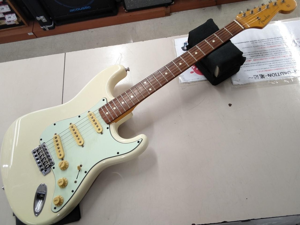 Fender Japan Stratocaster ST62-70TX Electric Guitar Crafted Fender Japan Stratocaster ST62-70TX Electric Guitar Crafted