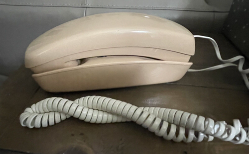 Vintage Beige Western Electric Push Button Trimline phone & 60" Cord - Picture 5 of 7