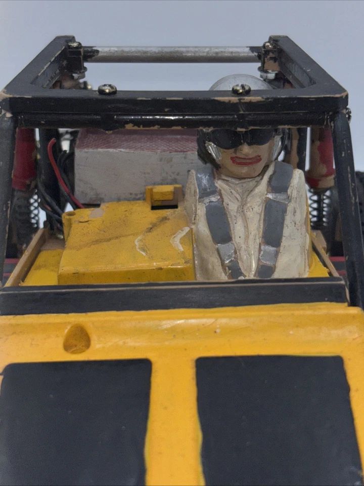 Vintage 1984 Tamiya Fast Attack Vehicle (FAV) 1/10th Scale R/C Buggy - No Remote - Image 4 of 4