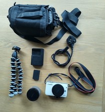 Canon EOS M10 Mirrorless Camera with 15-45mm IS STM Lens