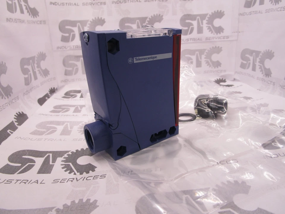 XUX1ARCNT16 TELEMECANIQUE Photoelectric sensors - Original item- FAST SHIPPING - Image 2 of 4