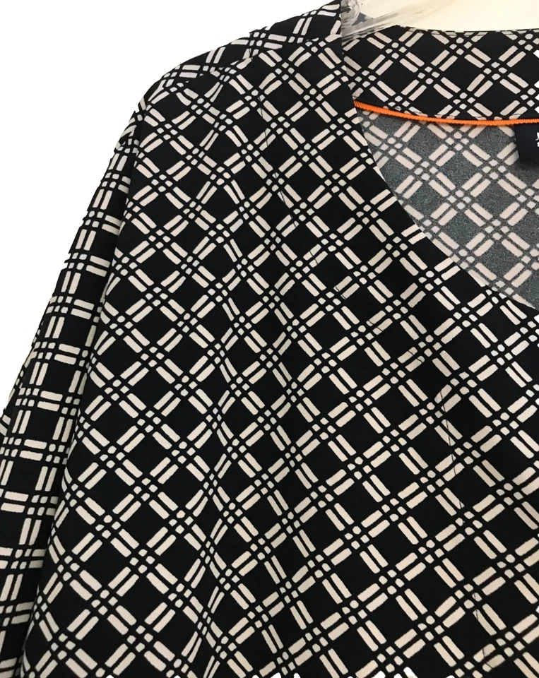 Jones New York Signature Woman 2X Black White Short Sleeve Pullover Geometric - Image 2 of 4