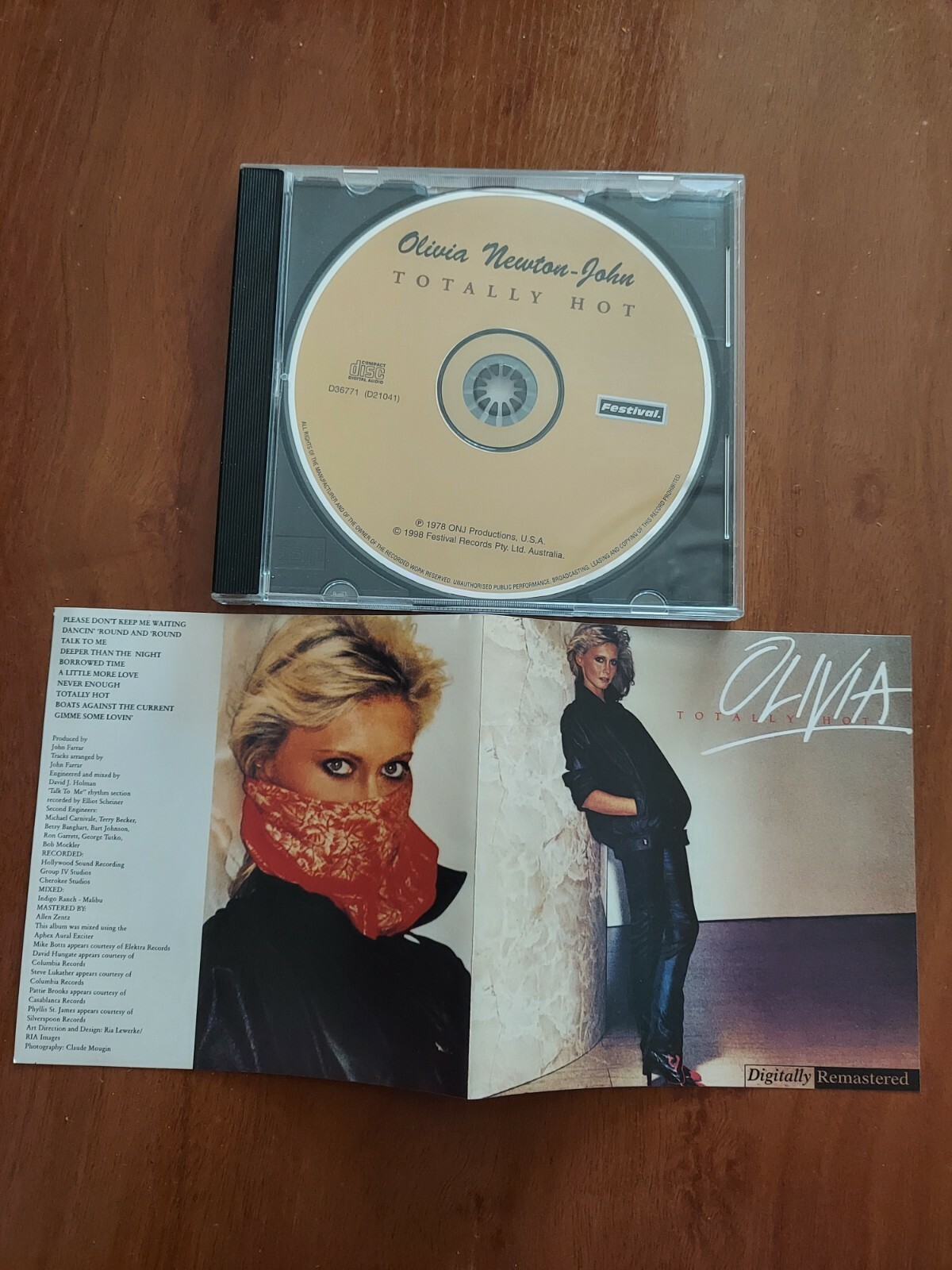 Imagen 21 - Olivia Newton-John totalmente caliente CD australiano Festival EMI D36771 D21041 DESCATAL