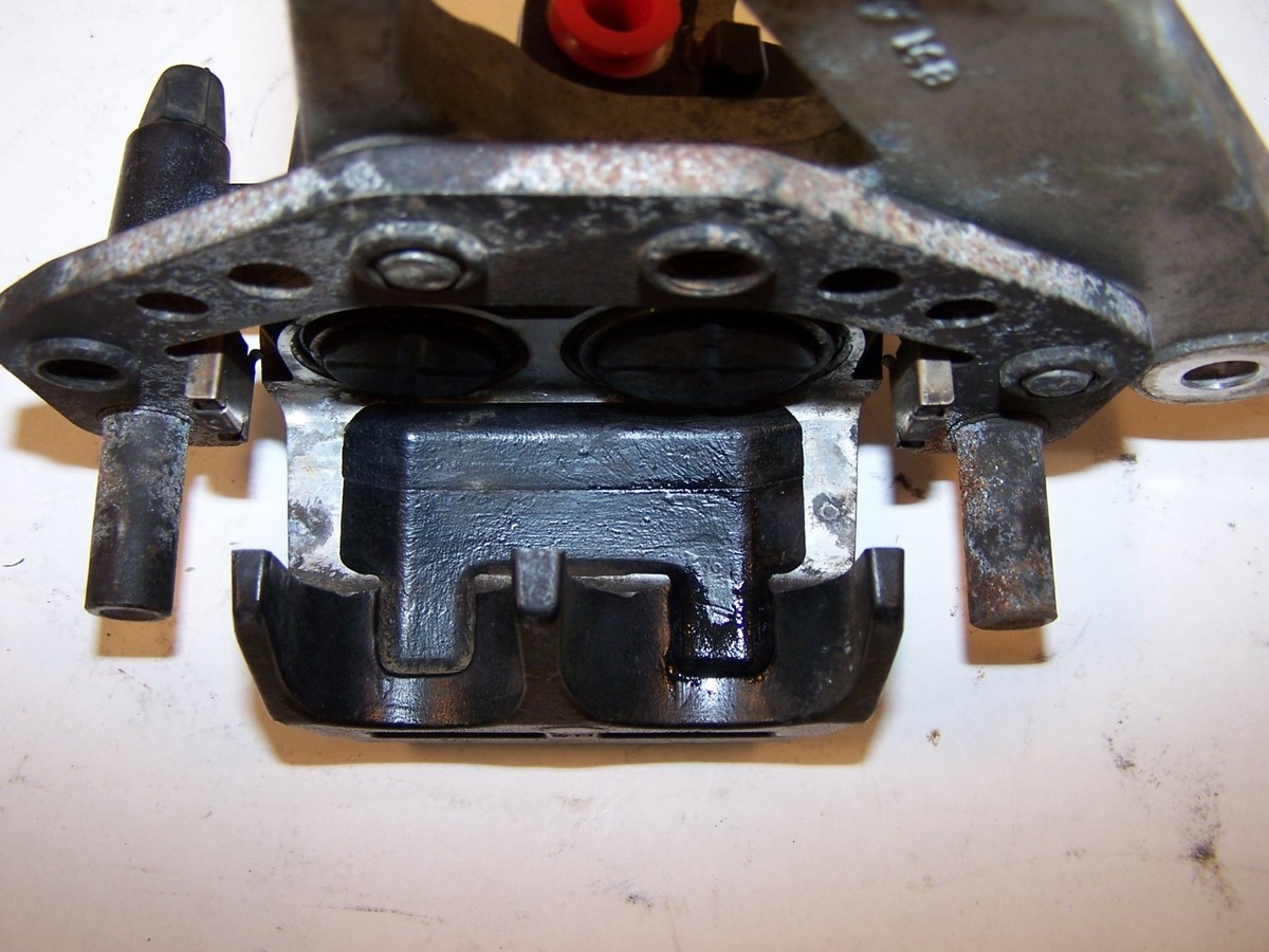 KAWASAKI ZX600 REAR CALIPER & BRACKET MOUNT 43041-1362-DJ ZX 600 C