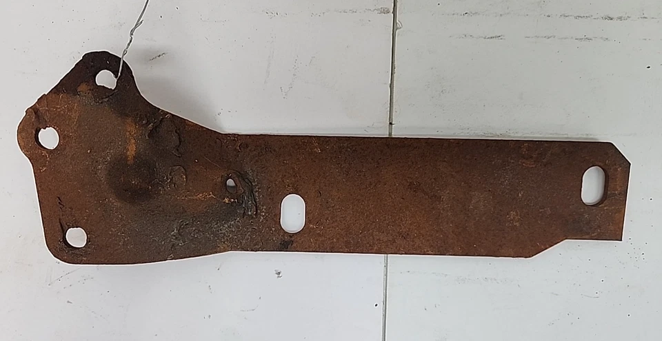 Soportes de parachoques usados OEM GM Chevrolet Impala 1959 (555) Foto 2 de 4