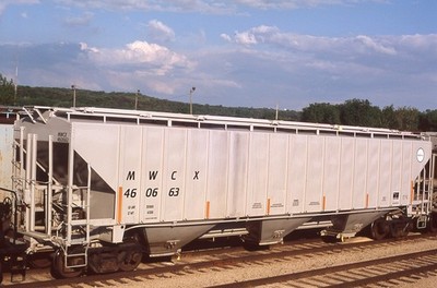 JL ORIG SLIDE MWCX MIDWEST RAILCAR PS 4750 HOPPER #460663 ST PAUL MN ...