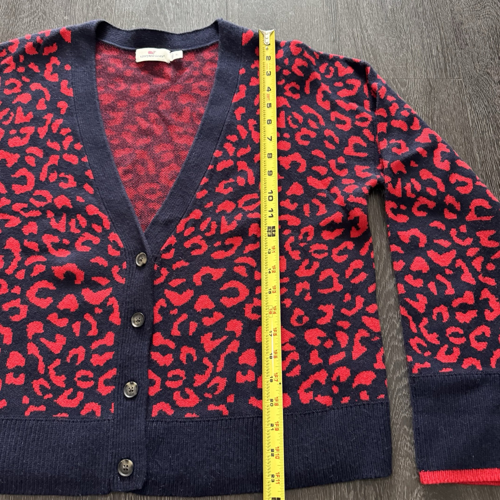 Vineyard Vines Button Down V Neck Leopard Print C… - image 3