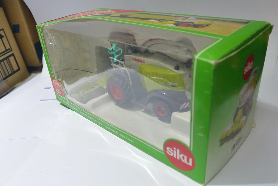 Siku 1:50 DieCast car Claas Jaguar 950 Forage Harvester With Orbis # 1993 - Image 2 of 4