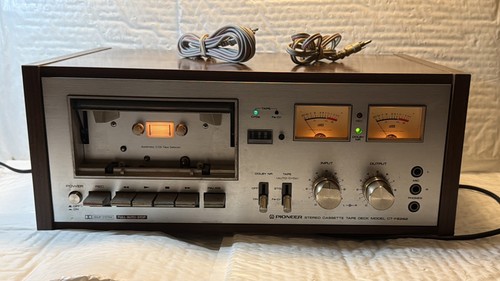 Pioneer CT-F6262 Stereo Cassette Tape Deck Vintage Audio Player - Powers On.