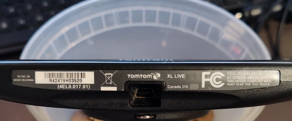 Lote de 3 TOM TOM`S / 1 MIO DIGI WALKER GPS / 1 MAGELLAN ROADMATE GPS Foto 2 de 4