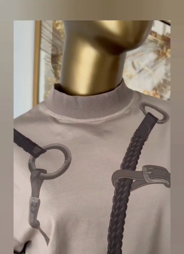 ALTRA Nuovo Hermès "Coaching Remix" T shirt Boxy fit Brun Fumè Taglia 36