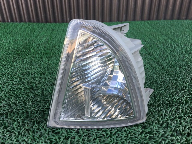 Toyota Aqua Prius C NHP10 LH Indicator Light 81520-52030 Halogen