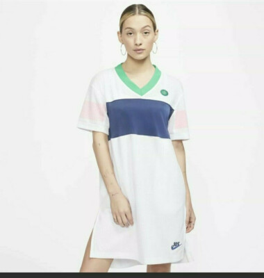 Nike Miami Women's Dress in White/Navy, Size: Medium | CD4267-100 Nike Miami Women's Dress in White/Navy, Size: Medium | CD4267-100