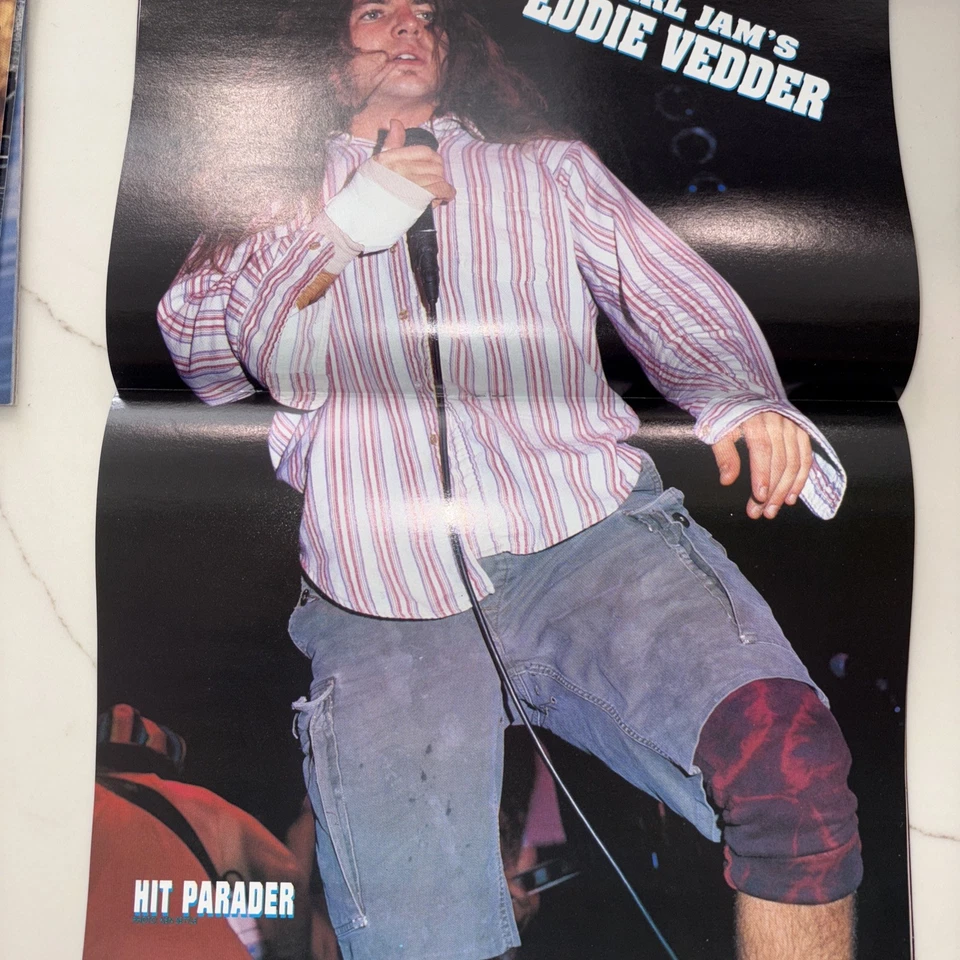 Feb 1994 Hit Parader Rock Magazine Metallica Pearl Jam Guns N Roses Nirvana - Image 3 of 4