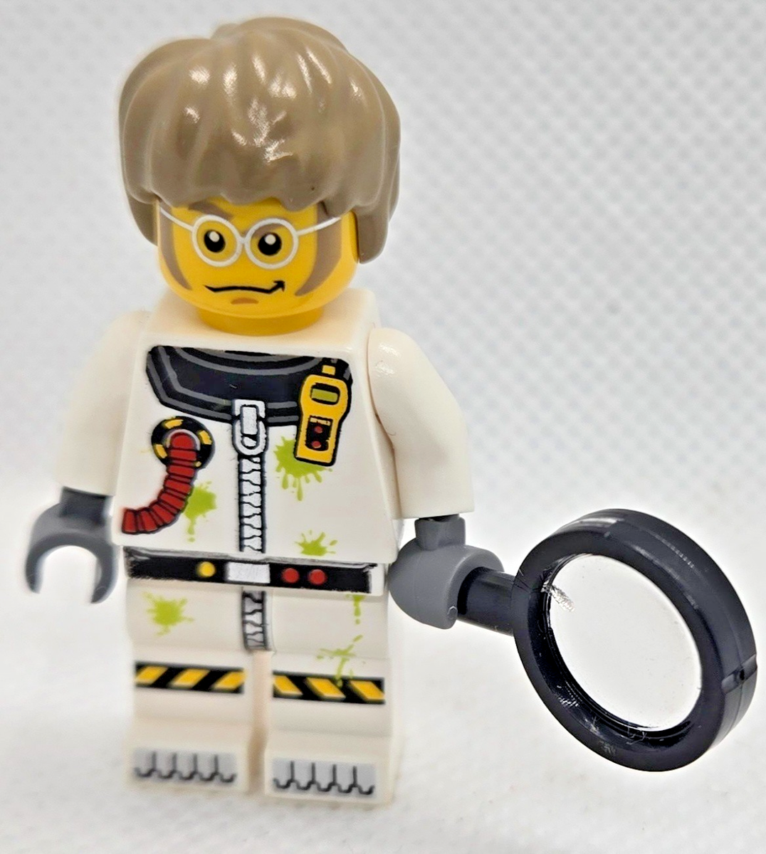 LEGO Alien Conquest ~ ADU Scientist (7066 Earth Defense HQ) ~ 2011